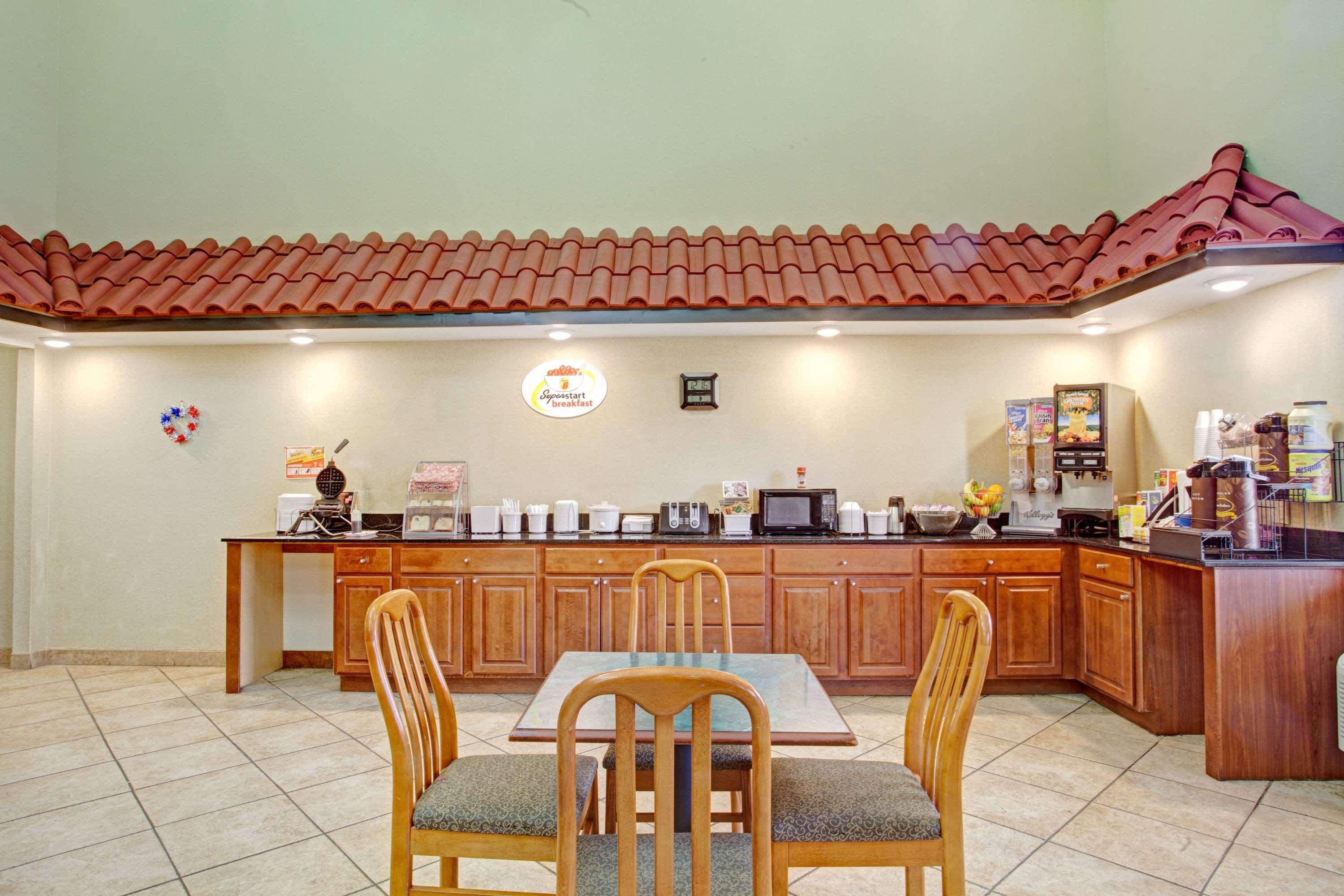 Super 8 By Wyndham Forrest City Ar Εξωτερικό φωτογραφία